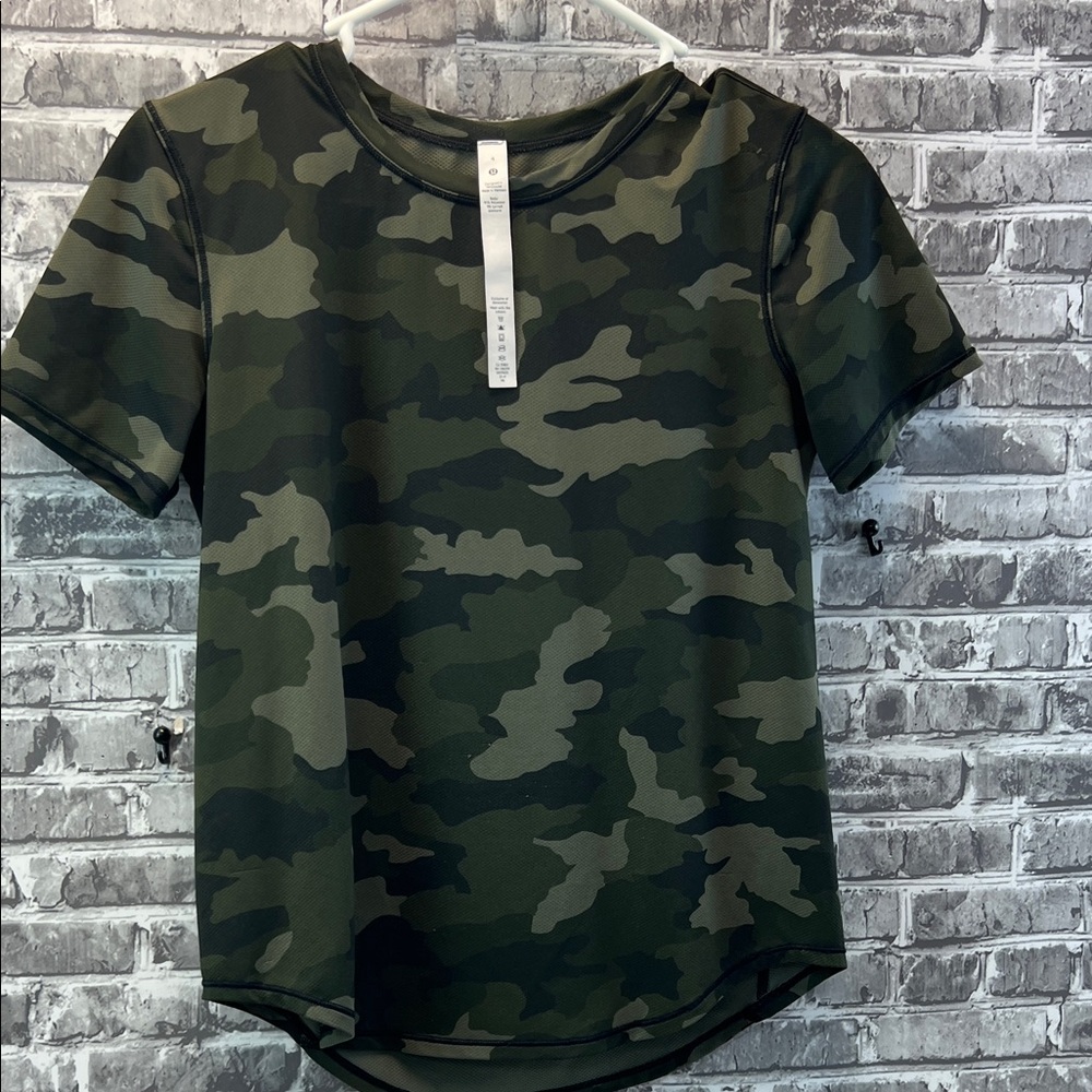 Lululemon Camouflage Short Sleeve T-Shirt
